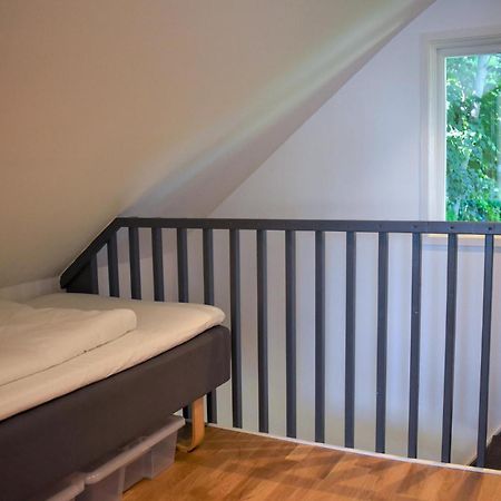 2 Bedroom Amazing Home In Fjaelkinge Экстерьер фото