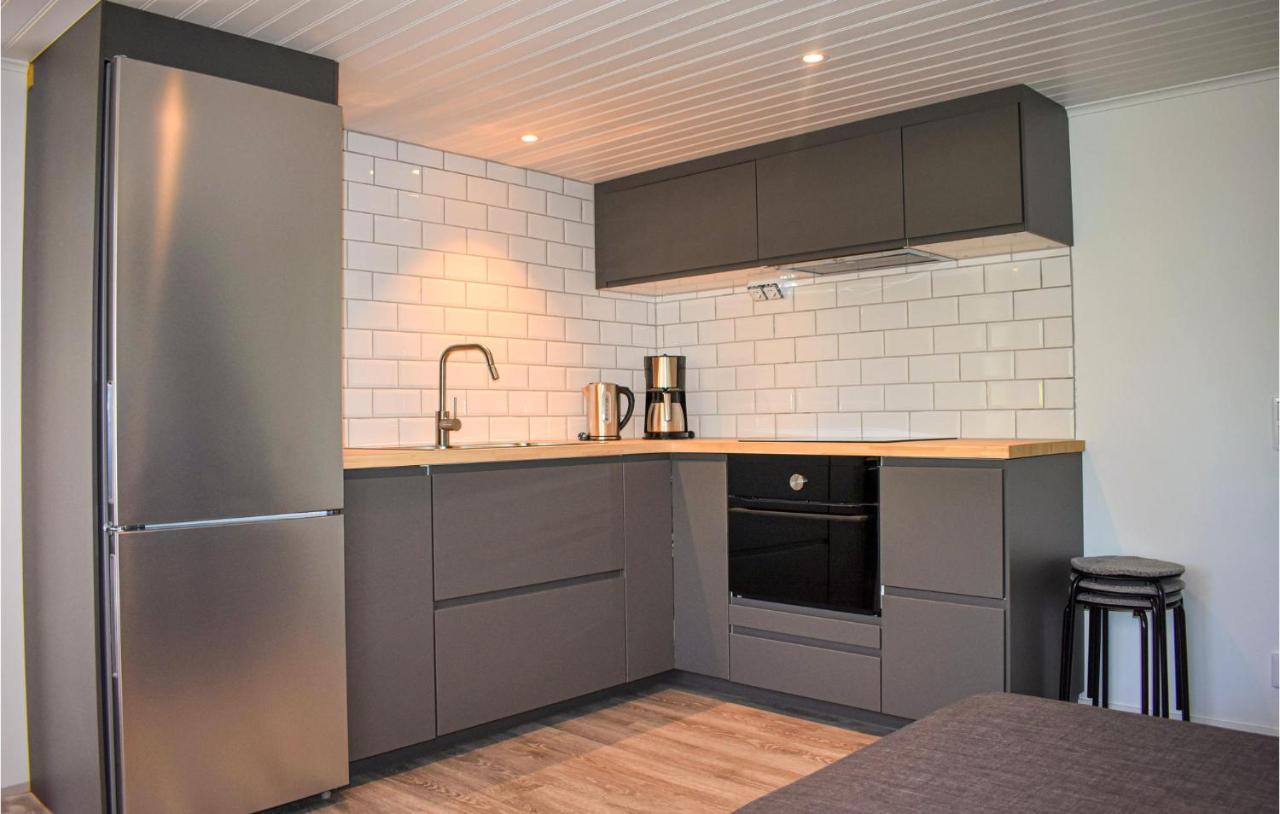 2 Bedroom Amazing Home In Fjaelkinge Экстерьер фото