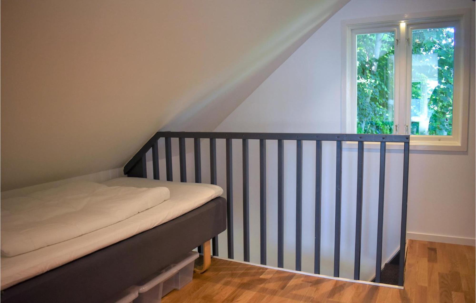 2 Bedroom Amazing Home In Fjaelkinge Экстерьер фото